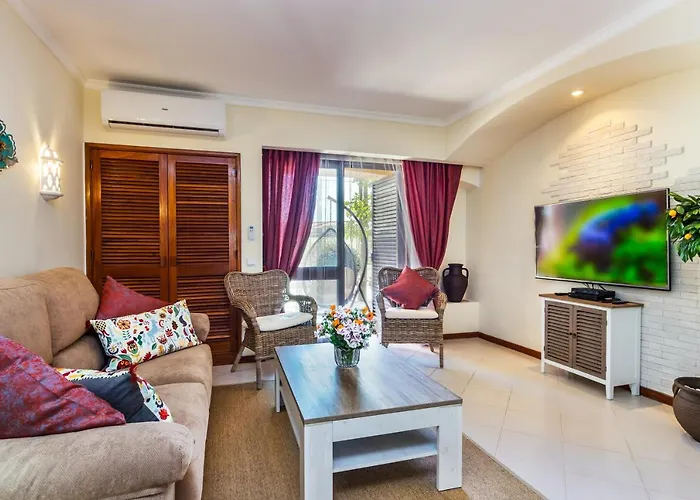 Clementina Duplex * Albufeira